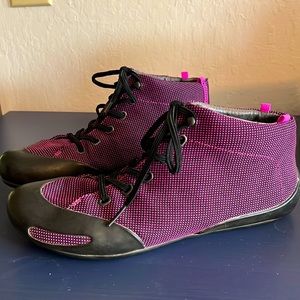 Rare Camper Peu textile in purple and black sz 40